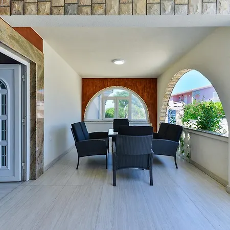 Lucica Apartment *