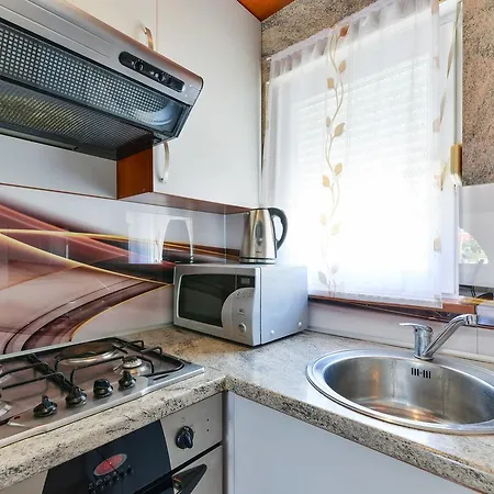 Apartment Lucica *