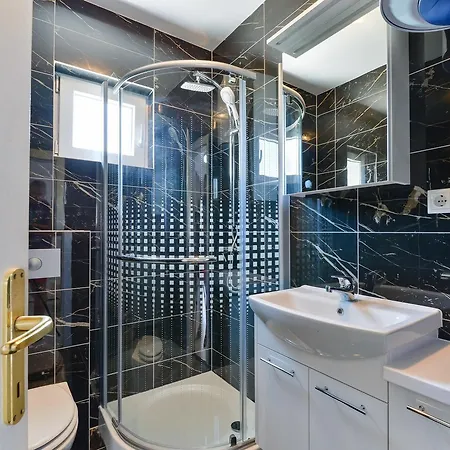 Appartement Lucica *